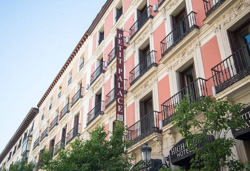 هتل Petit Palace Arenal