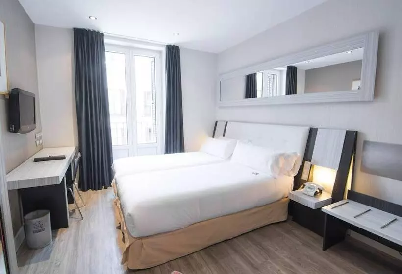 هتل Petit Palace Arenal
