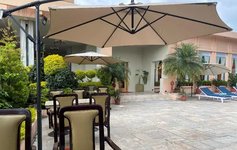 فندق The Everest