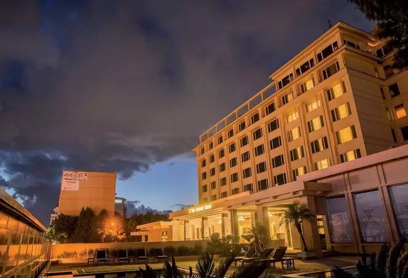 فندق The Everest