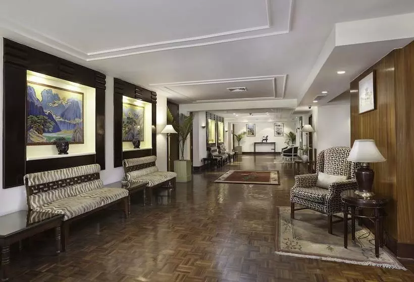 فندق The Everest