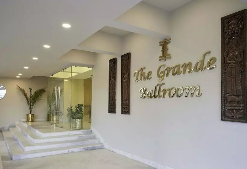 فندق The Everest