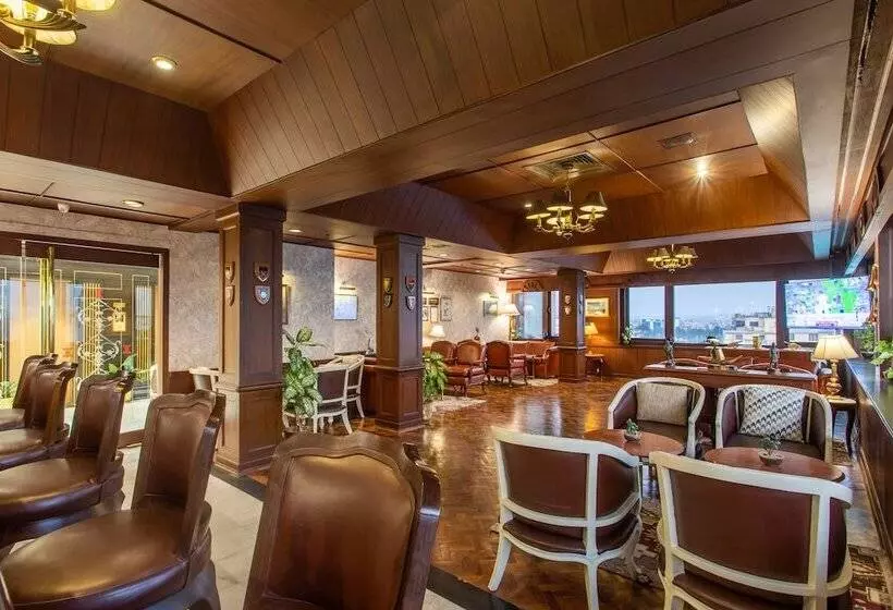 فندق The Everest