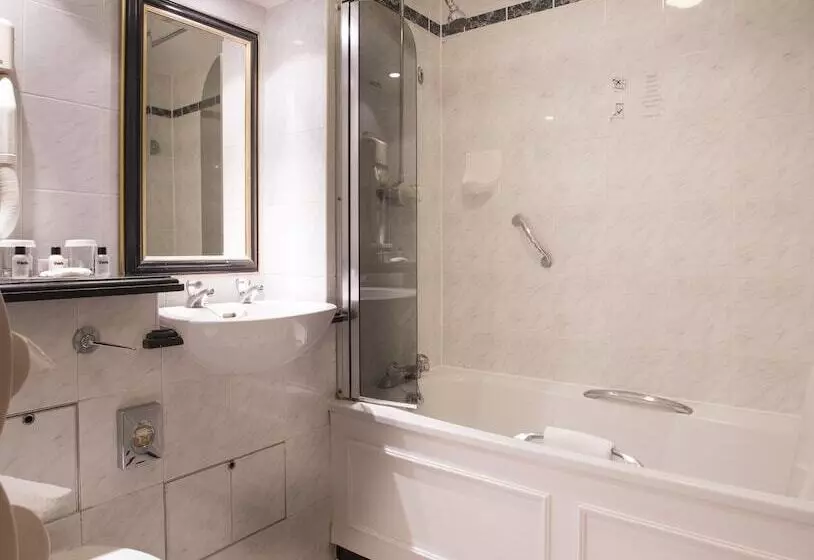 Отель Thistle Barbican Shoreditch