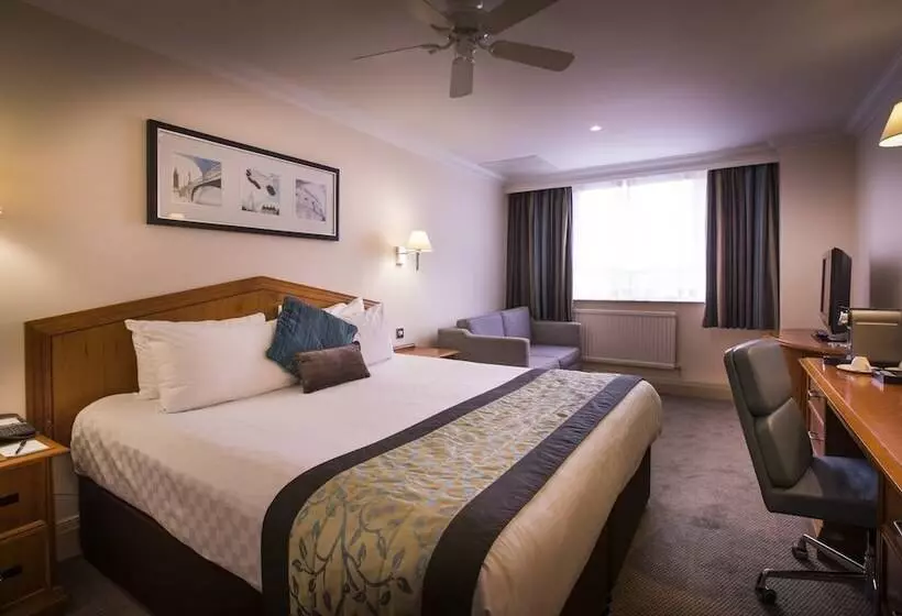 Отель Thistle Barbican Shoreditch