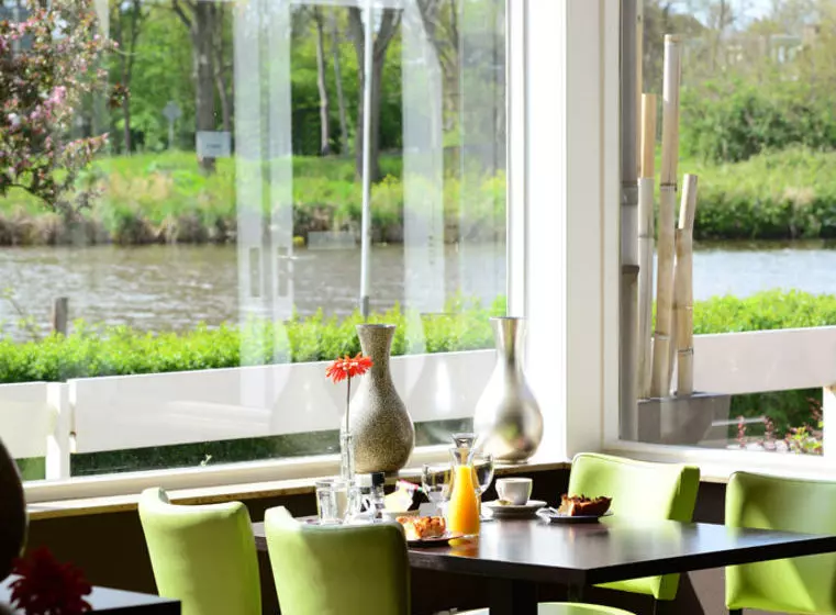 Отель Tulip Inn Leiderdorp