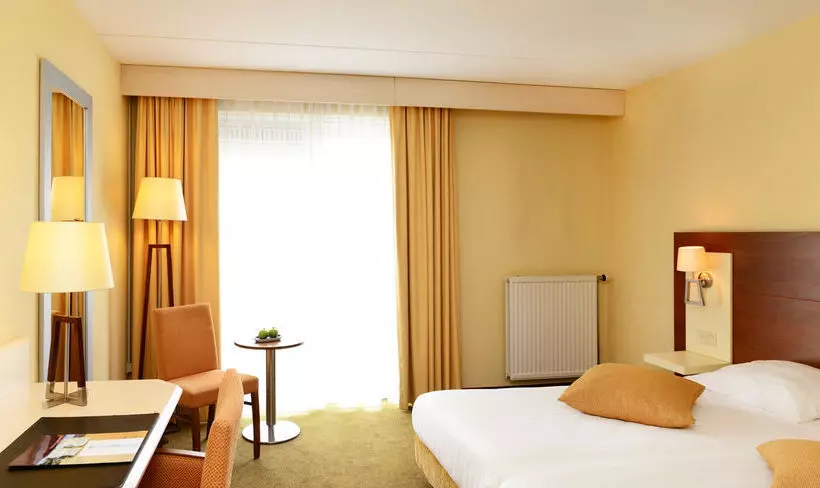 Отель Tulip Inn Leiderdorp