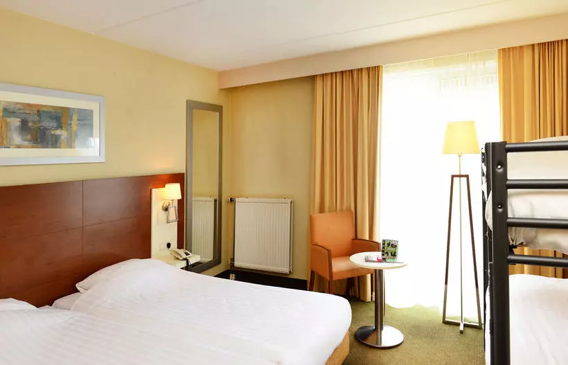 Отель Tulip Inn Leiderdorp