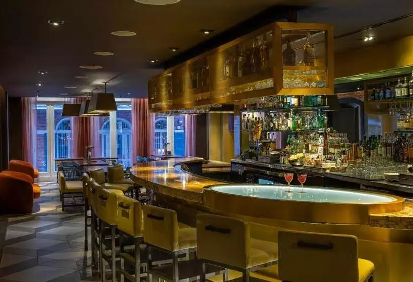 هتل De La Poste – French Quarter, A Renaissance