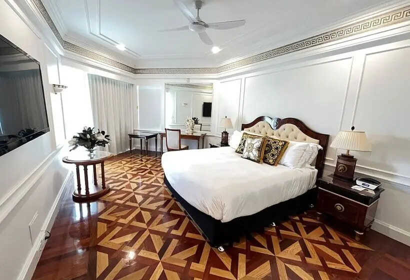 Imperial Hotel Gold Coast