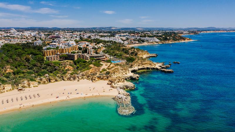 Auramar Beach Resort