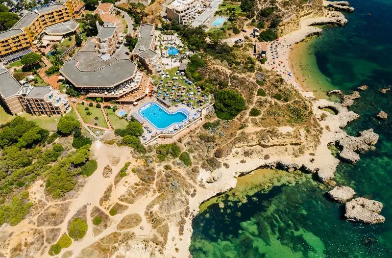 Auramar Beach Resort