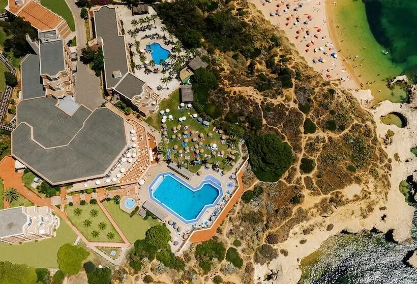 Auramar Beach Resort