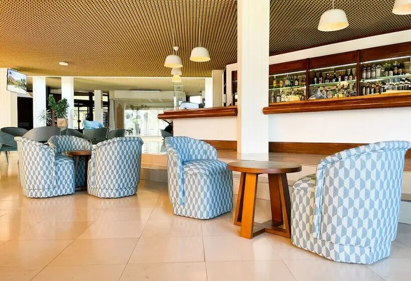 Auramar Beach Resort