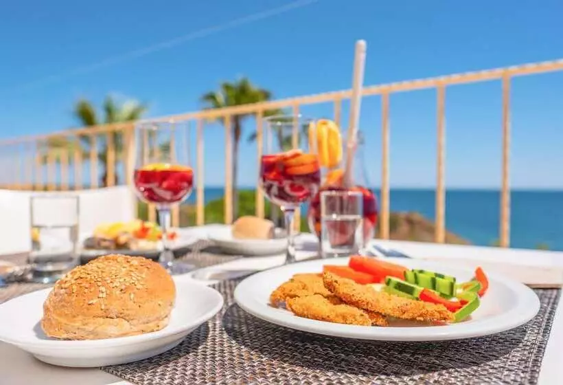 Auramar Beach Resort