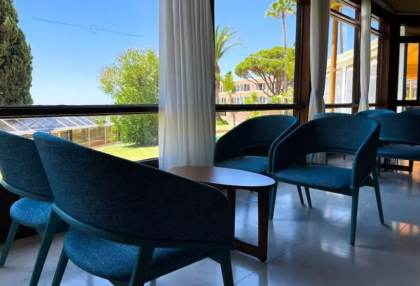 Auramar Beach Resort