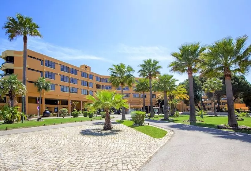 Auramar Beach Resort