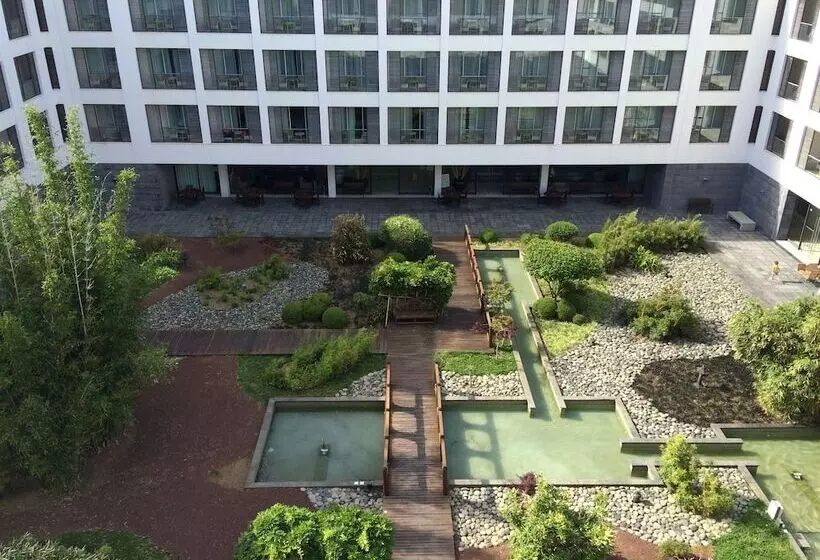 Azoris Royal Garden - Leisure & Conference Hotel