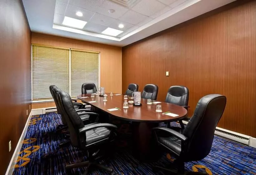 בית מלון כפרי Courtyard Cape Cod Hyannis