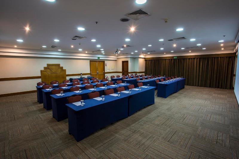 هتل Estanplaza Funchal Faria Lima