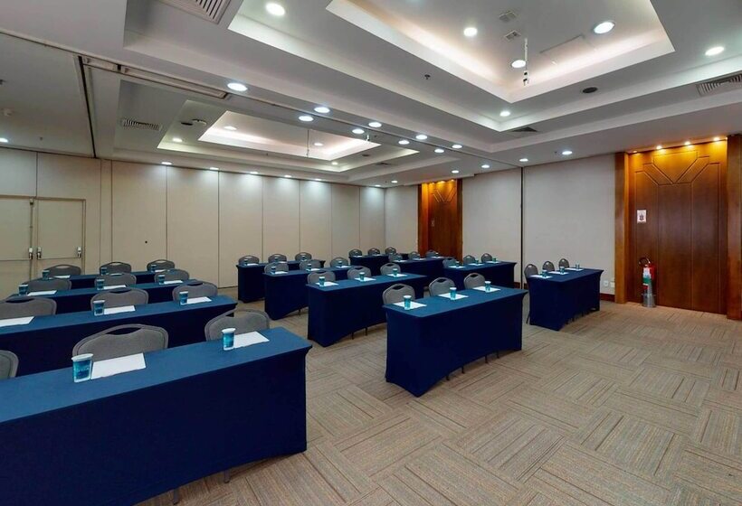 هتل Estanplaza Funchal Faria Lima