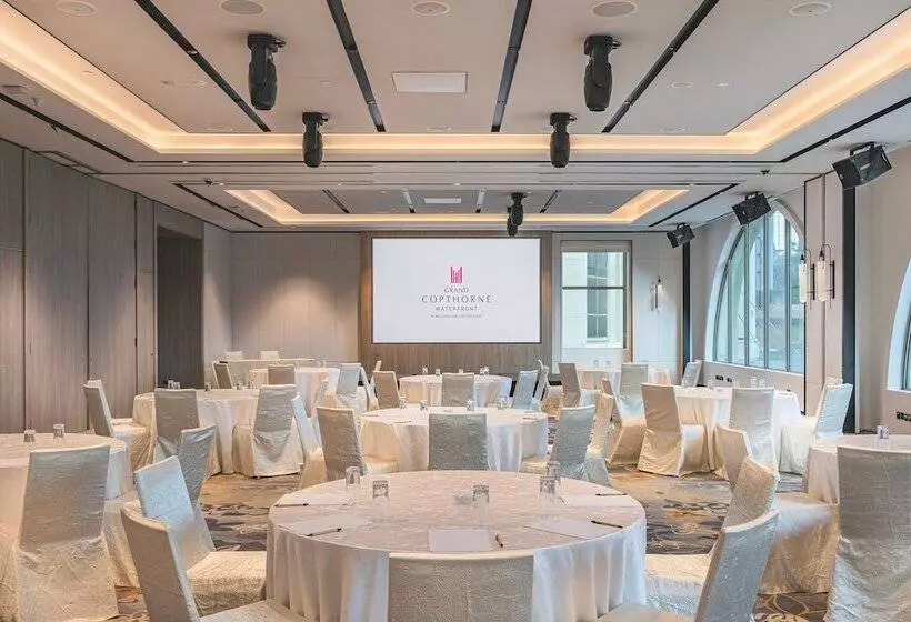 هتل Grand Copthorne Waterfront