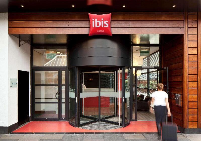 בית מלון כפרי Ibis Stevenage Centre
