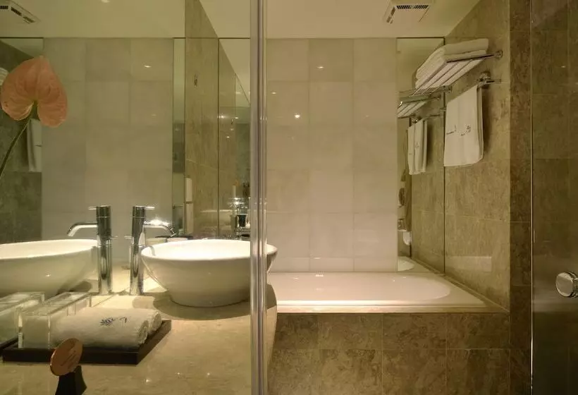 Hotelli Les Suites Taipei   Da An