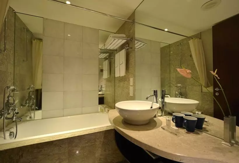 Hotelli Les Suites Taipei   Da An