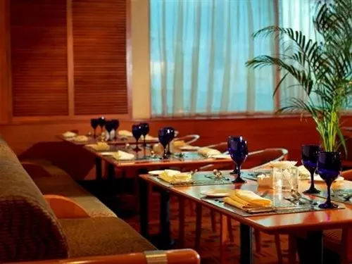 ホテル Swissbel Sharjah