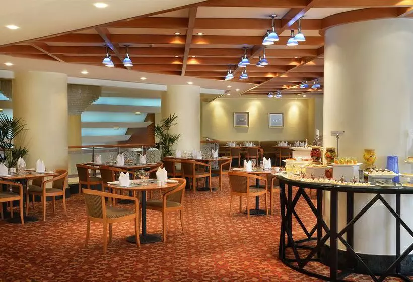 ホテル Swissbel Sharjah