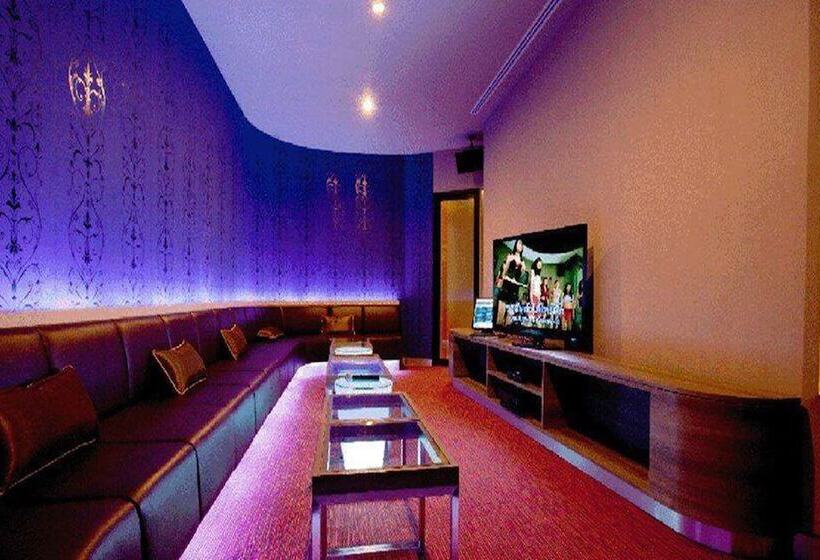 Topland Hotel & Convention Centre