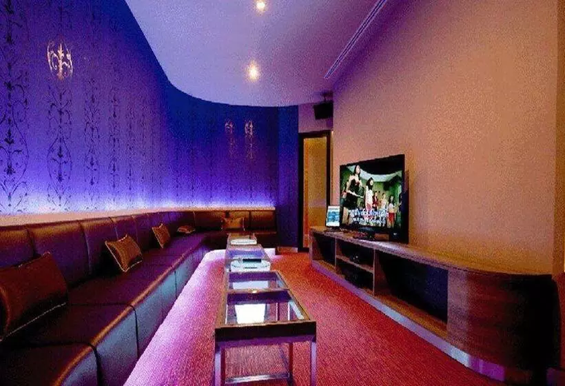 Topland Hotel & Convention Centre