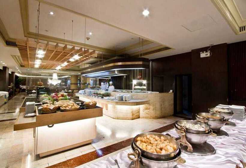 Topland Hotel & Convention Centre