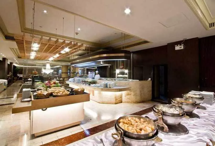 Topland Hotel & Convention Centre