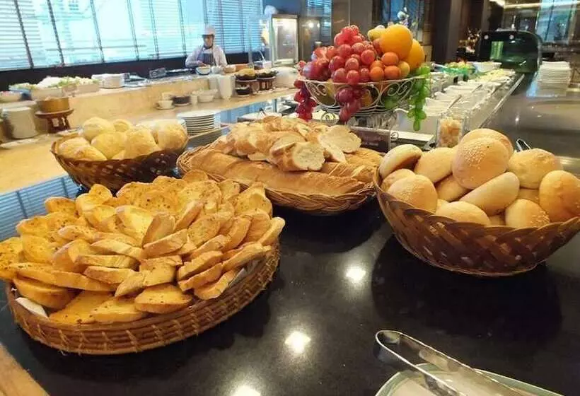 Topland Hotel & Convention Centre