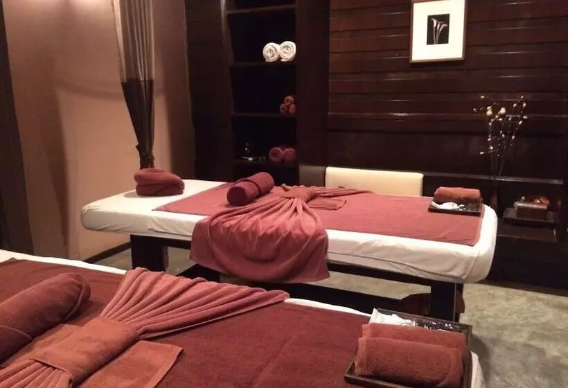 Topland Hotel & Convention Centre