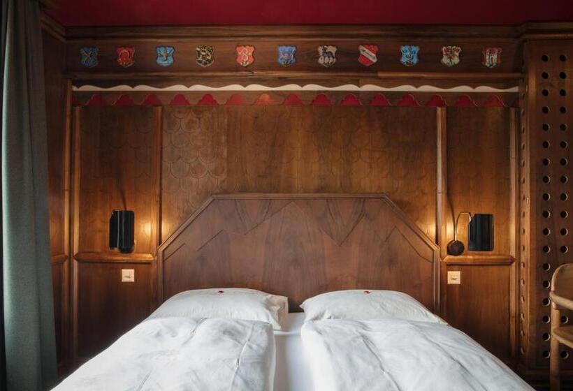 هاستل Drei Berge