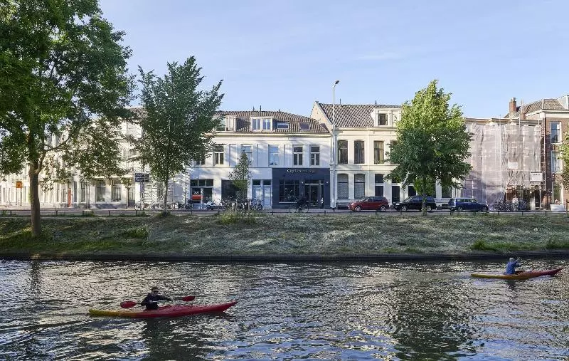 هتل City Center Lodge Utrecht