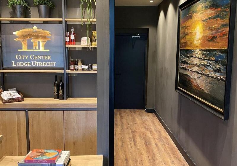 Отель City Center Lodge Utrecht