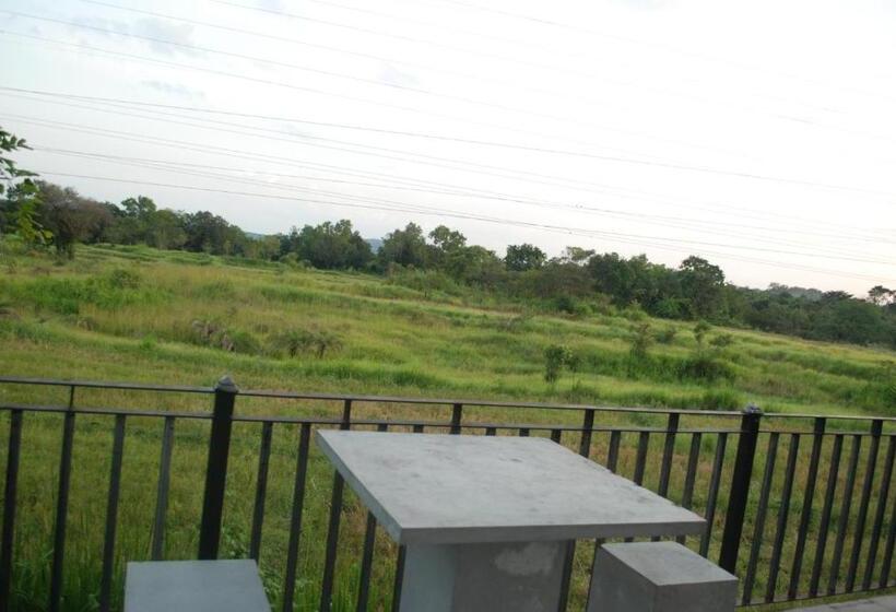 בית מלון כפרי Elephant Entrance