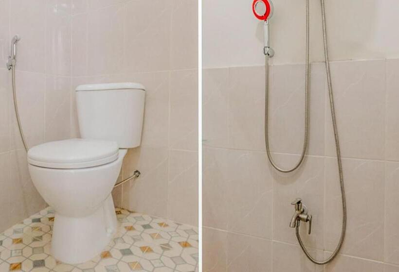 Hotel Reddoorz Syariah Near Universitas Muhammadiyah Jember