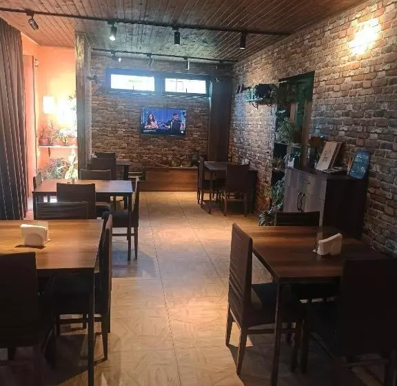 پانسیون Guest House On V. Pshavela 50