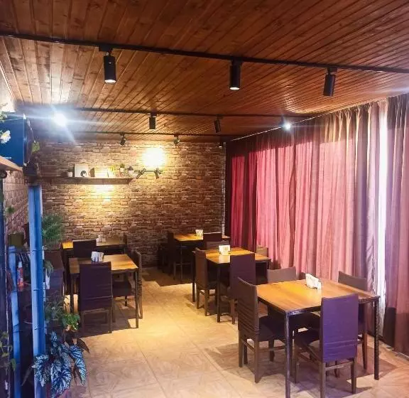 پانسیون Guest House On V. Pshavela 50