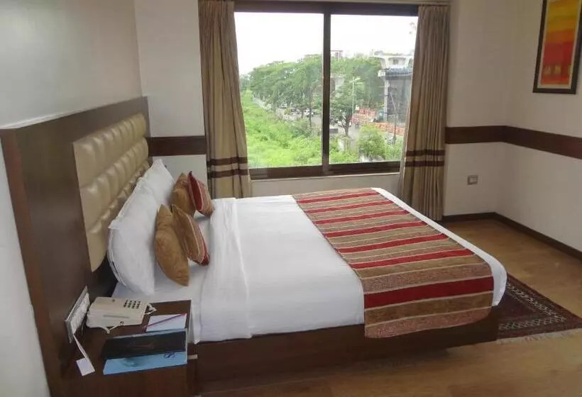 هتل The Legend Inn @nagpur