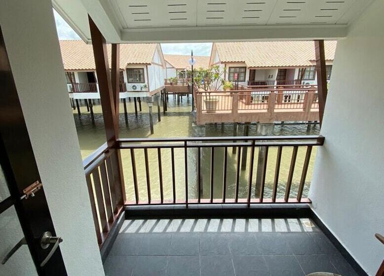 هتل Cmk & Private Water Chalet