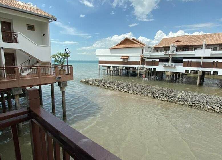 هتل Cmk & Private Water Chalet