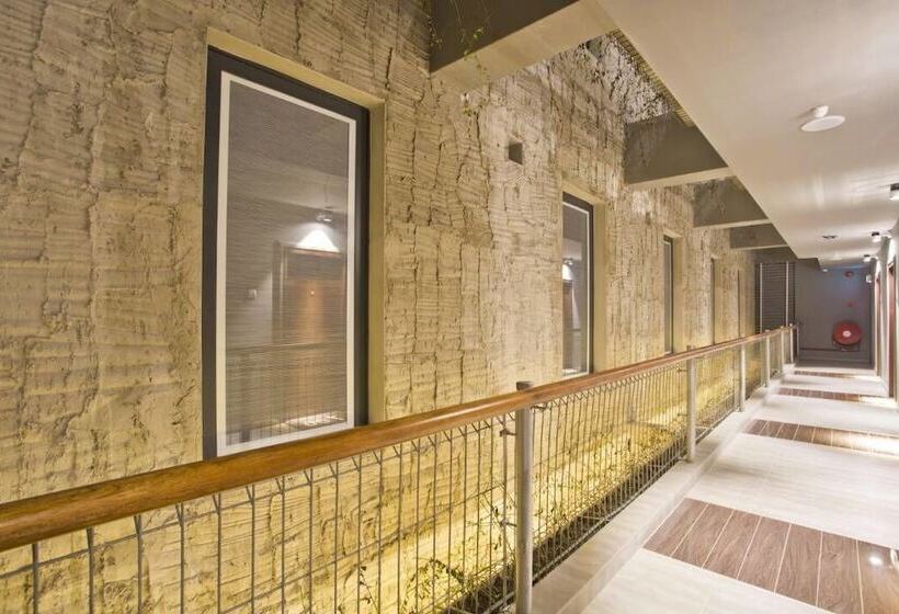 בית מלון כפרי M+ Boutique