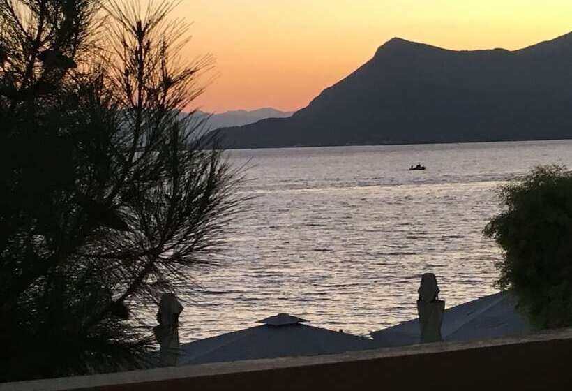 فندق Maravellia Art