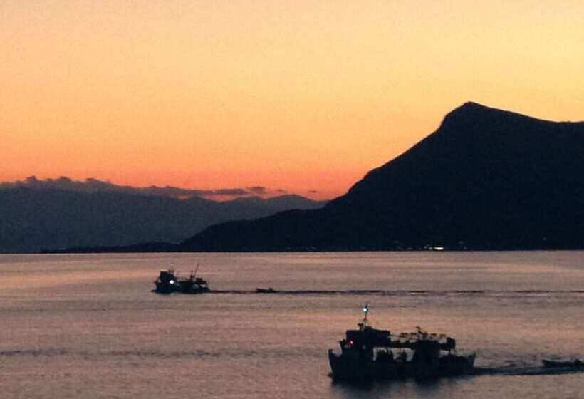 فندق Maravellia Art